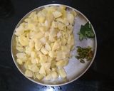 A picture of step 1 of Potato Sabzi.