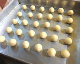 Foto langkah ke 3 dari resep Double Milky Cookies.