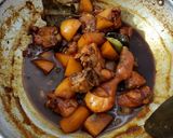 Foto langkah ke 5 dari resep Semur ayam kentang.