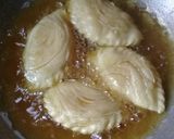 Foto langkah ke 5 dari resep Currypuff pusing isi rougout.