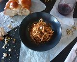 Foto del passaggio 6 della ricetta Pici con aglio,pistacchi e briciole di pane