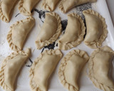 Foto del paso 3 de la receta: Empanadas de salchichas de Viena y bacon ahumado para congelar