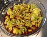 Une image de l'étape 5 de Compote de kiwis et pêches de vigne au rhum.