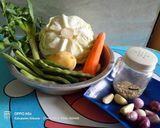 Foto langkah ke 1 dari resep Sayur Sop Simpel.