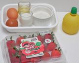 Foto langkah ke 1 dari resep Strawberry Omelette Bbang - Korean Omelette Cake.