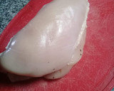 Foto del paso 3 de la receta: Pechugas de pollo rellenas con paleta y queso al verdeo