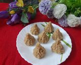 A picture of step 4 of Jaggery modak.
