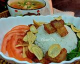 Hình bước làm 3 của món Cơm thịt heo chiên tỏi Thái Lan