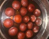 गुलाब ज़ामुन (Gujab Jamun recipe in Hindi) रेसिपी चरण 5 फोटो