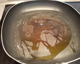 Foto del paso 2 de la receta: Ternera con salsa de vino manzanilla y ajo con higos