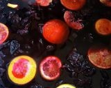 A picture of step 1 of Fruity zobo drink.