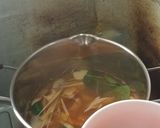 A picture of step 7 of Thai Tom Yum Goong Soup 冬陰功湯.