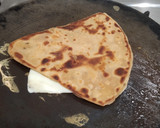 ચીઝી પરાઠા વિથ રોયલ કરી રેસીપી સ્ટેપ12ફોટો