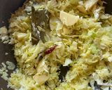 A picture of step 4 of Bandhakopi’r Ghonto Chingri diye (Cabbage Ghonto with prawns).