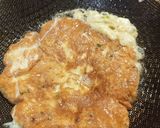 Foto langkah ke 2 dari resep Khai Jiao Nuea Sab (ไข่เจียวเนื้อสับ).