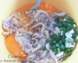 รูปขั้นตอนการทำที่ 2 ของ ไข่เจียวแหนมเห็ด