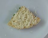 A picture of step 6 of Sandwich Masala Papad.