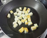 A picture of step 1 of Shahi Matar Paneer Masala.