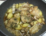 Foto del paso 2 de la receta: Pollo encebollado con champiñones al orégano