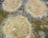 Foto del paso 6 de la receta: Buñuelos de calabacín y dip de yogur griego