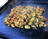 Une image de l'étape 11 de Légumes du jardin à l'agneau,oignon rouge et épices.