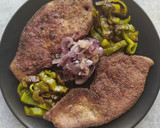 Foto del paso 4 de la receta: Filetes de hígado empanados