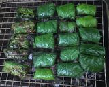 Hình bước làm 5 của món Vào bếp cùng con: Thịt heo bằm cuốn lá lốt nướng than