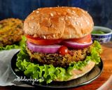 A picture of step 10 of Aloo Methi Tikki Burger.