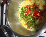 Foto del paso 2 de la receta: Guisado de patatas con atún