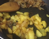 Foto del paso 1 de la receta: Hamburguesa con cebolla y manzana caramelizadas y queso de cabra