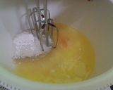 Foto langkah ke 2 dari resep Milky White Roll Cake.