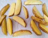 Foto langkah ke 1 dari resep Potato wedges.