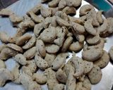 A picture of step 3 of Maida kaju.
