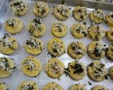 Foto langkah ke 10 dari resep Garlic cheese cookies.