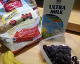 Foto langkah ke 1 dari resep Oatmeal Pisang Blueberries 5 menit saja (sehat tanpa gula).