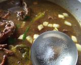 Foto langkah ke 4 dari resep Rawon Ayam.