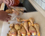 Foto del paso 2 de la receta: Jamoncitos de pollo con manzana (En bolsa de asar al horno)