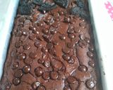 Foto langkah ke 16 dari resep Shiny Crust Brownies Topping Choco Oreo 🍫.