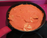 Foto del paso 4 de la receta: Pechuga de pavo en salsa de pimiento
