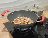 Foto del paso 3 de la receta Wok de pollo y champiñones salteados con repollo y verduras estilo oriental