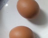 Foto del paso 1 de la receta: Omelette de huevo 🥚,jamón, queso 🧀 y perejil fresco