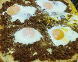 Foto del paso 8 de la receta: Pizza con carne picada y huevo 🇦🇷🇦🇷🩵🤍🩵🇦🇷🇦🇷