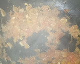 Foto del paso 3 de la receta: Meloso de arroz y setas con gambas al ajillo