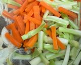 Une image de l'étape 4 de Soupe coco aux vermicelles façon Thaï.