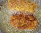 प्याज़ - मिर्ची - ब्रेड पकौड़े (Pyaz Mirchi Bread Pakode recipe in hindi) रेसिपी चरण 6 फोटो