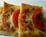 Pomidory i mozzarella na cieście francuskim krok przepisu 3 zdjęcie
