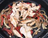 Foto del paso 3 de la receta: Fajitas de pollo rápidas