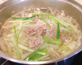 Hình bước làm 2 của món Canh Cải Nồi Nấu Thịt Bò