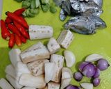 Foto langkah ke 1 dari resep Oseng Terong Ikan Asin Nikmat.
