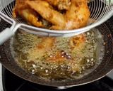 Foto langkah ke 3 dari resep Ayam goreng pedas/chili padi.